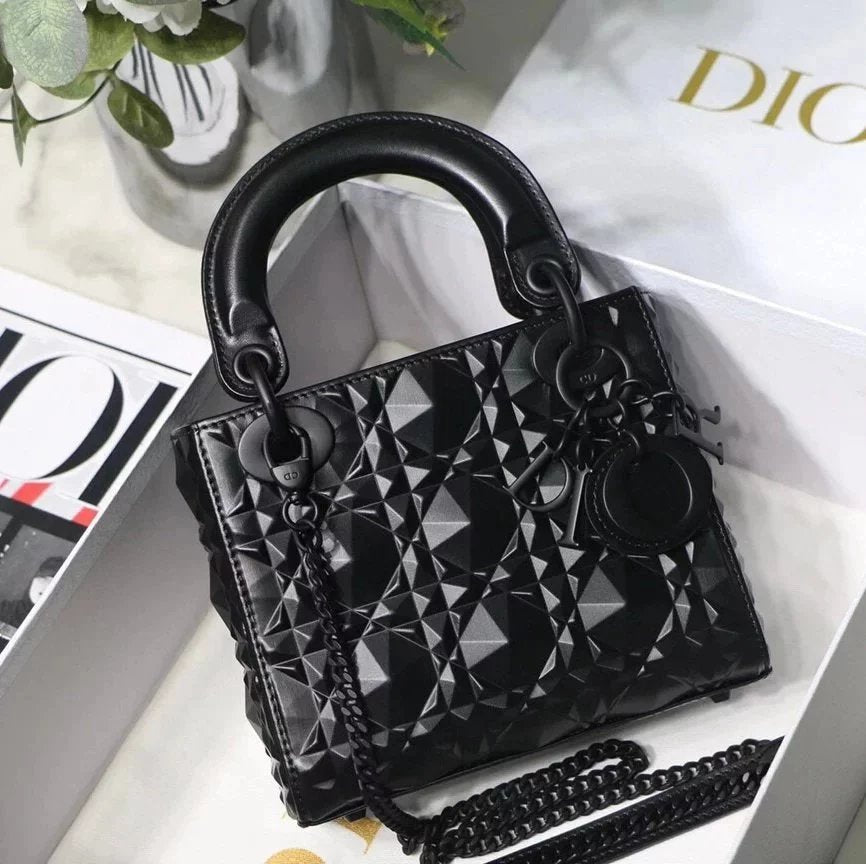 Dior Women's Bag Top version Original Leather2022Spring and Summer New Diamond-Shaped Rattan Plaid Diana Bag3Three Grids MiniLady Three Grids17cm Four Grids20cm Diamond Pattern New Diamond Rattan Plaid Women's Cow Leather Bag