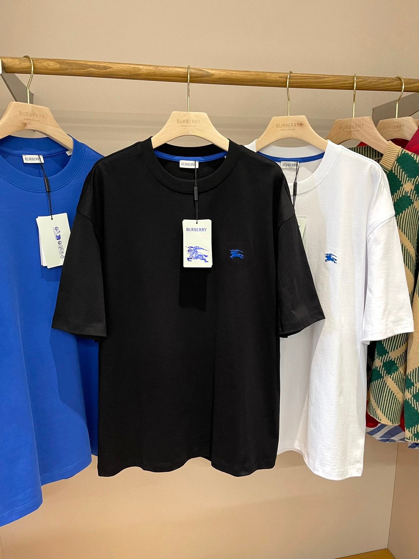 Burberry T-shirt Chest Equestrian Knight Embroidery logo round Neck Short Sleeve25ss New Pure Cotton Unisex Style T Casual T-Shirt Base Layer Shirt OS Loose Fit Half Sleeve Top Plus Size