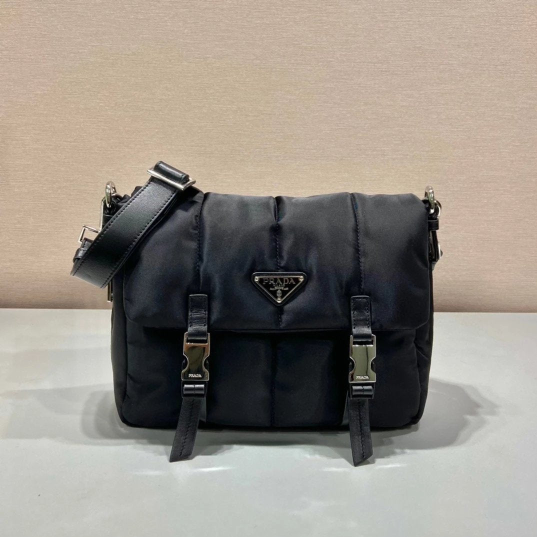 PRADA Bag Top version Latest New Men's Mid-Ancient Messenger Bag Imported Original Nylon Retro Fashion Casual Messenger Bag Saddle Bag Nylon Cloth Shoulder Strap Flap Bag Flap Bag Backpack Shoulder Bag Messenger Bag Men's Bag Couple's Same Bag1BH618