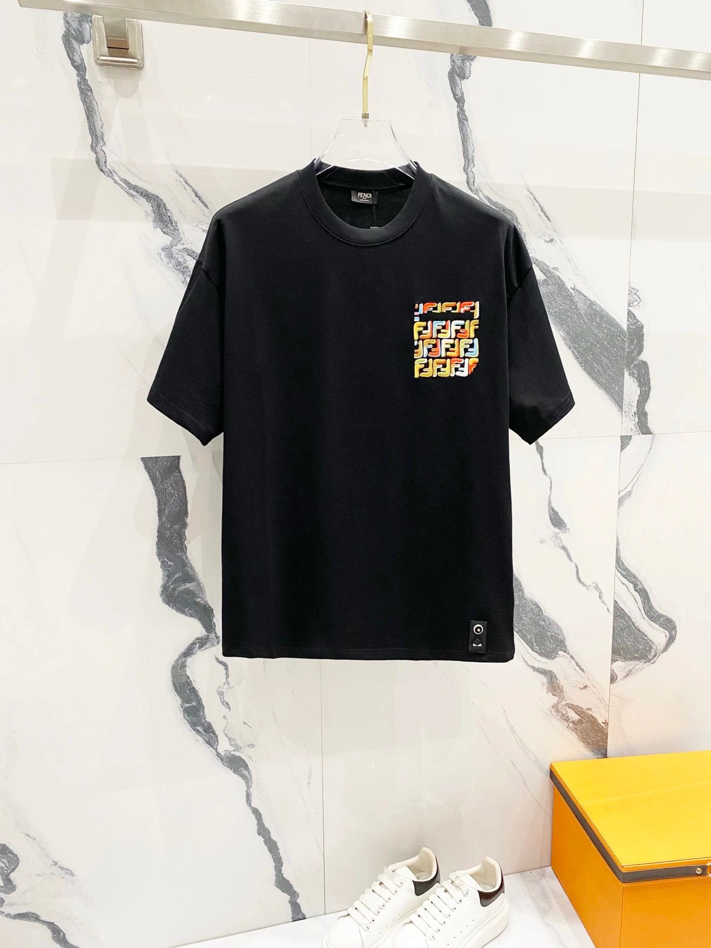 FENDI T-shirt Double-breasted F Colorful Embroidered Fake Pocket logo round Neck Short Sleeve25ss New pure cotton T Unisex T-Shirt OS Drop Shoulder Loose Fit Base Shirt Top T-Shirt Short Sleeve