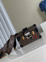 Louis Vuitton LV Women's Bag Top version 2022New Ladies PetiteMalle White Full Leather Embroidery logo Hard Box Bag M20847Men's and women's bags M21462d Denim Black Blue Denim45554Retro patterns M57817