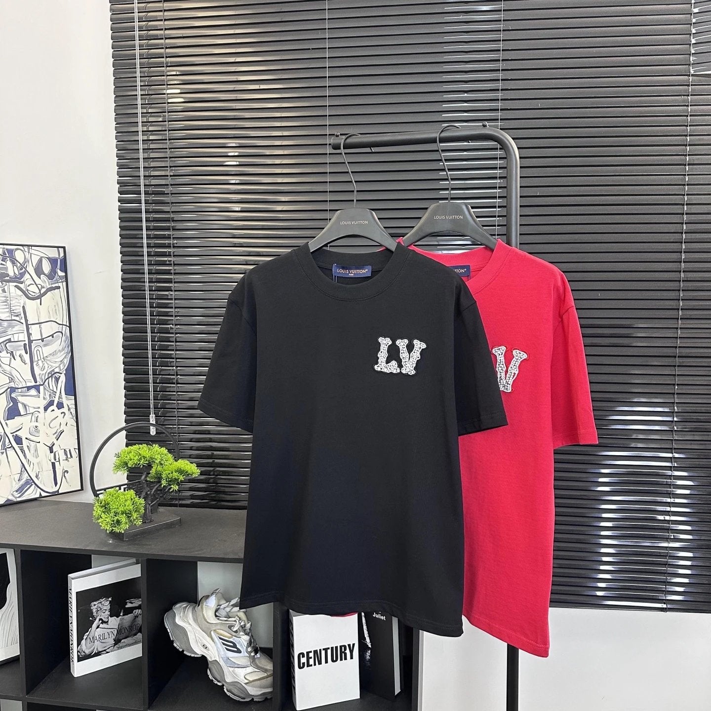 Louis Vuitton LV T-shirt New Pearl Hand-Cranked Alphabet Letter logo round Neck Short Sleeve25ss New Pure Cotton Unisex Style T Casual T-Shirt Base Layer Shirt OS Loose Fit Half Sleeve Top Plus Size