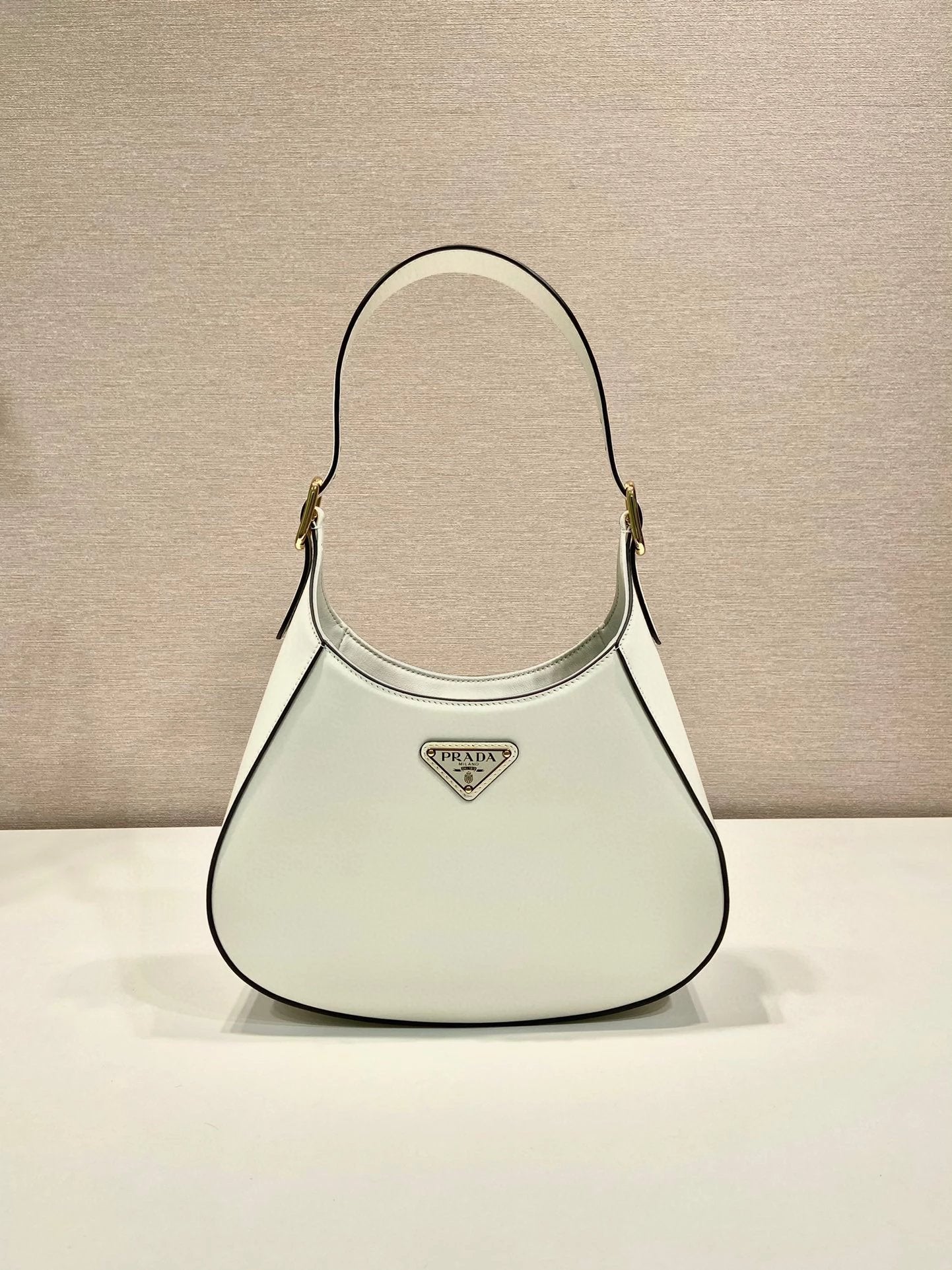 PRADA Bag Top version cleo Series New Women's Underarm Bag outside Imported Calfskin with Imported Sheepskin Underarm Bag Vintage Bag Handbag Shoulder Bag Crossbody Bag Women's Bag Women's Bag1BC179