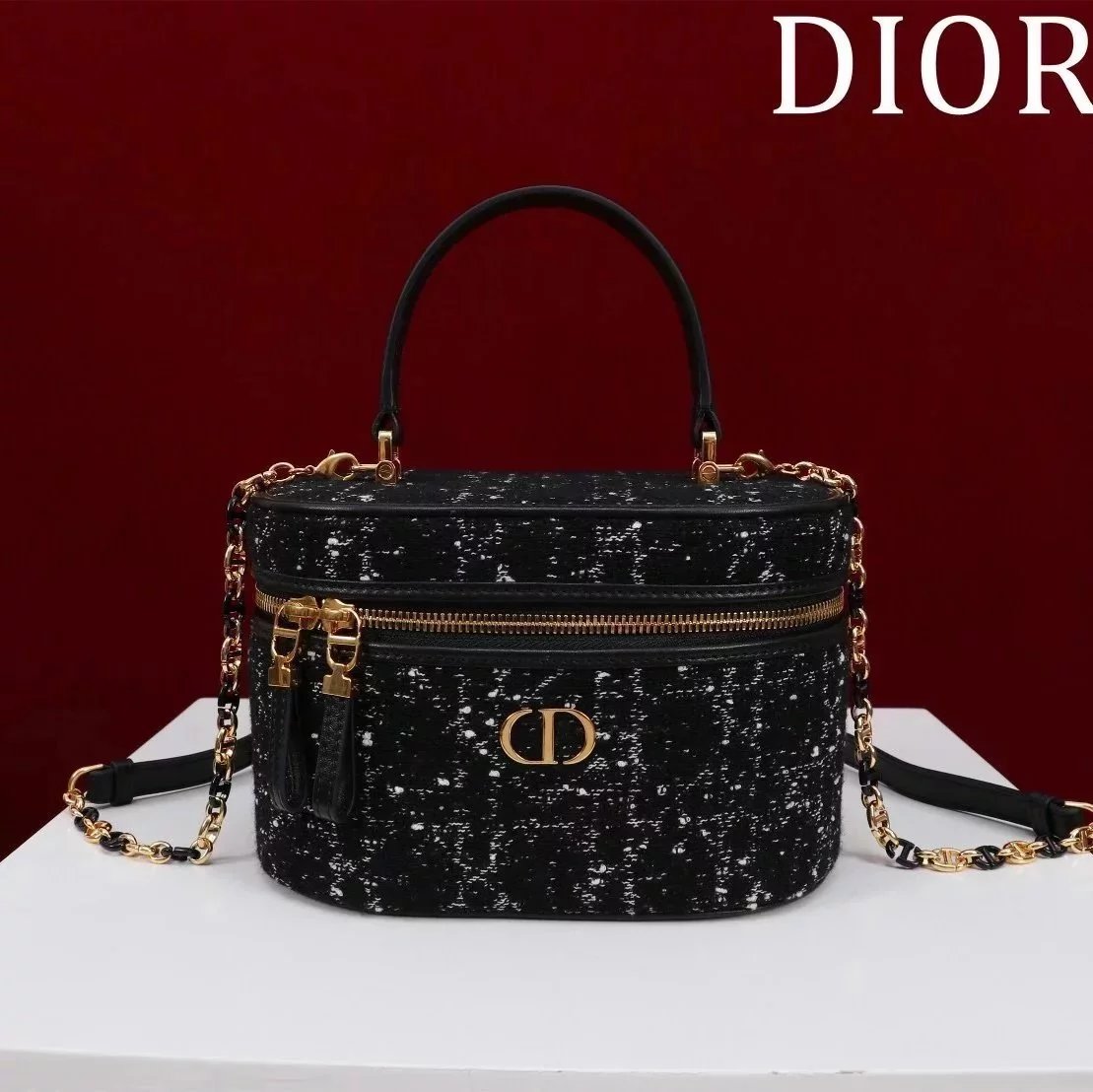 Dior Women's Bag Top version 24The New Rouge Pink Small Cosmetic Bag Hand-Carrying Crossbody Is Already the Standard of This Series. the Inner Configuration Is Small Mirror Small Cosmetic Bag Hand-Carrying Cosmetic Bag Box Bag Handle Box Bag Women's Bag