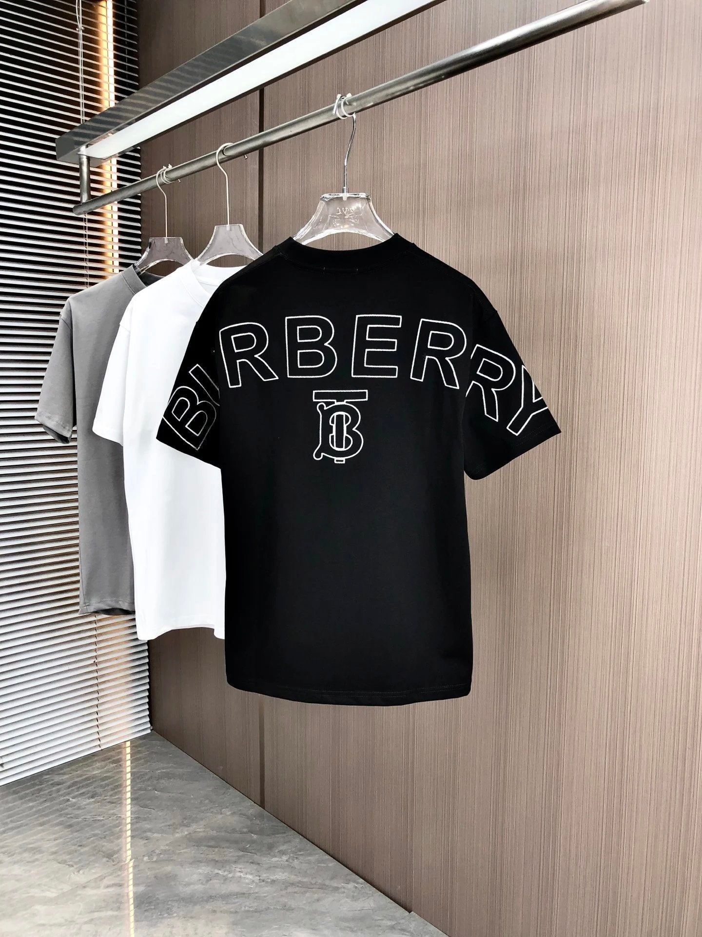 Burberry T-shirt Large Letter Embroidery on the Back logo round Neck Short Sleeve25ss New Pure Cotton Unisex Style T Casual T-Shirt Base Layer Shirt OS Loose Fit Half Sleeve Top Plus Size