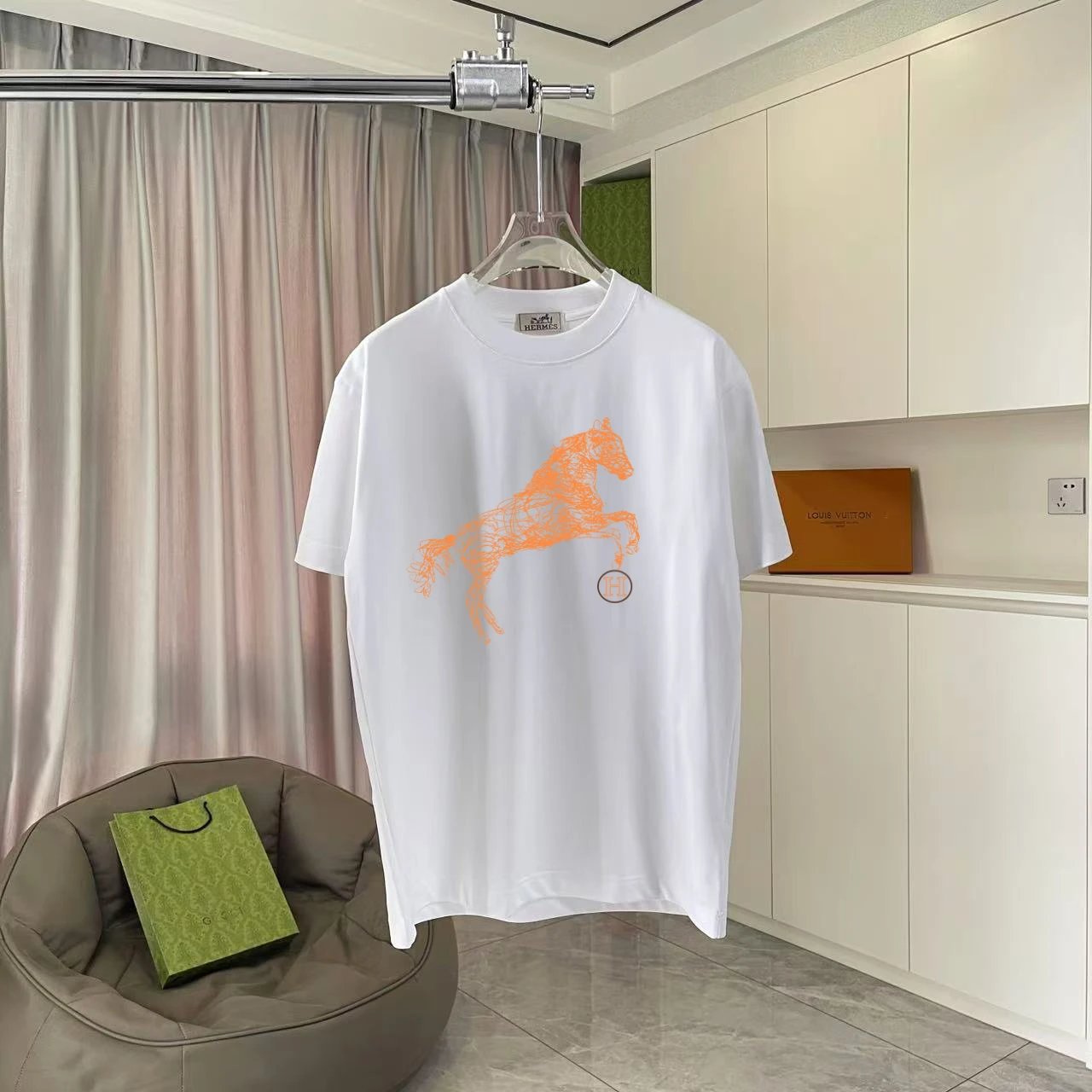 Hermes T-shirt Chest Print logo round Neck Short Sleeve25ss New Pure Cotton Unisex Style T T-shirt OS Loose Fit Base Shirt Short Sleeve T-Shirt Top