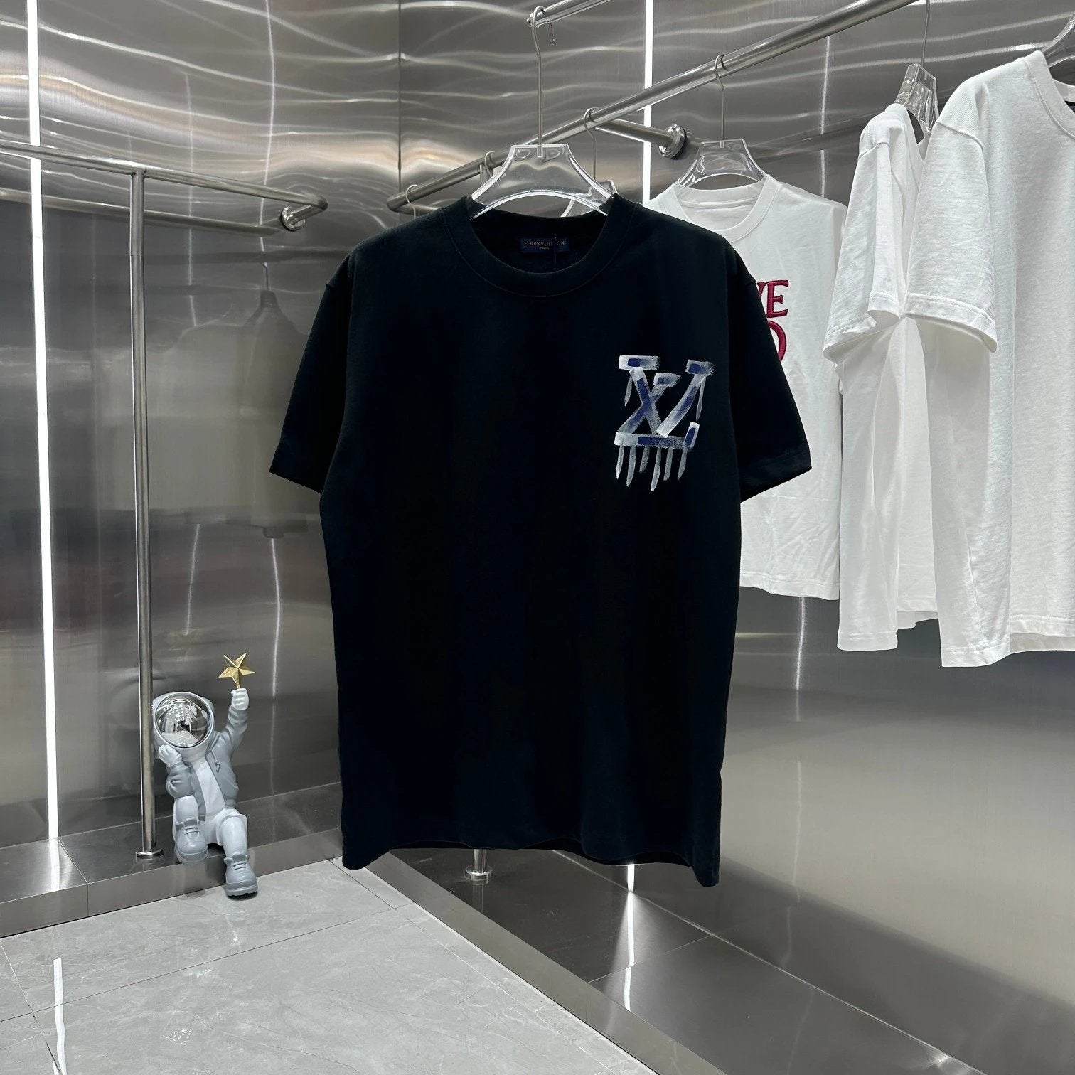 Louis Vuitton LV T-shirt Spray Paint Graffiti logo round Neck Short Sleeve25ss New Pure Cotton Unisex Style T T-shirt OS Loose Fit Base Shirt Short Sleeve T-Shirt Top