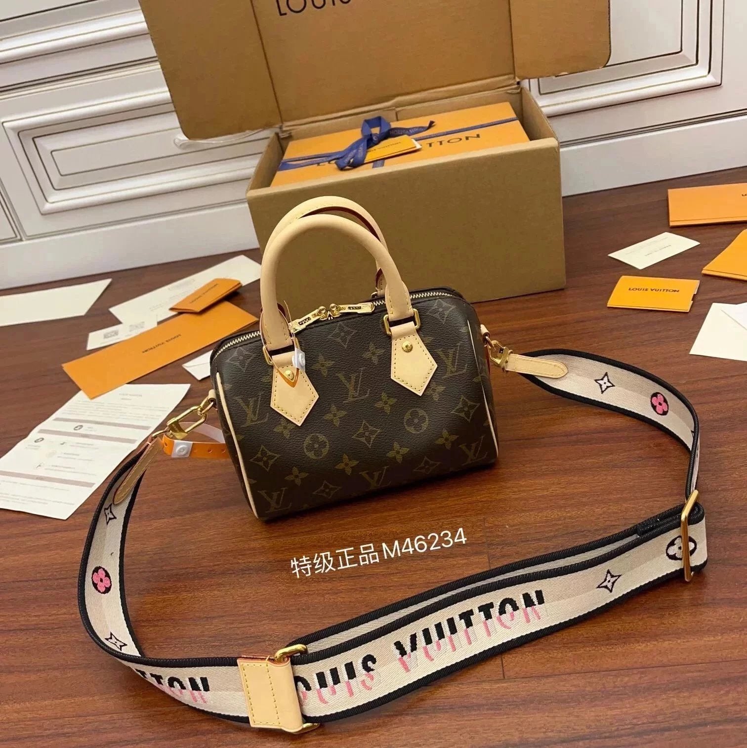 Louis Vuitton LV Women's Bag Top version Original Leather New Pillow Bag Wide Shoulder Strap Handbag Shoulder Messenger Bag Adjustable Shoulder Strap