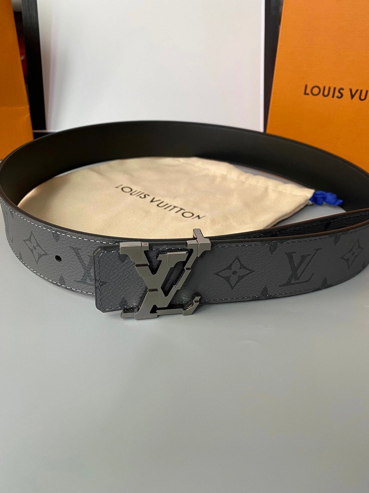 Louis Vuitton LV Belt Top version Counter Quality】The Most New Belt4.0cm Men's Belt Metal Buckle Men's Leather Belt with Classic Presbyopic Checkered Belt with Genuine Goods Packaging in and out of the Counter No Problem Versatile Casual Fashion Formal Do