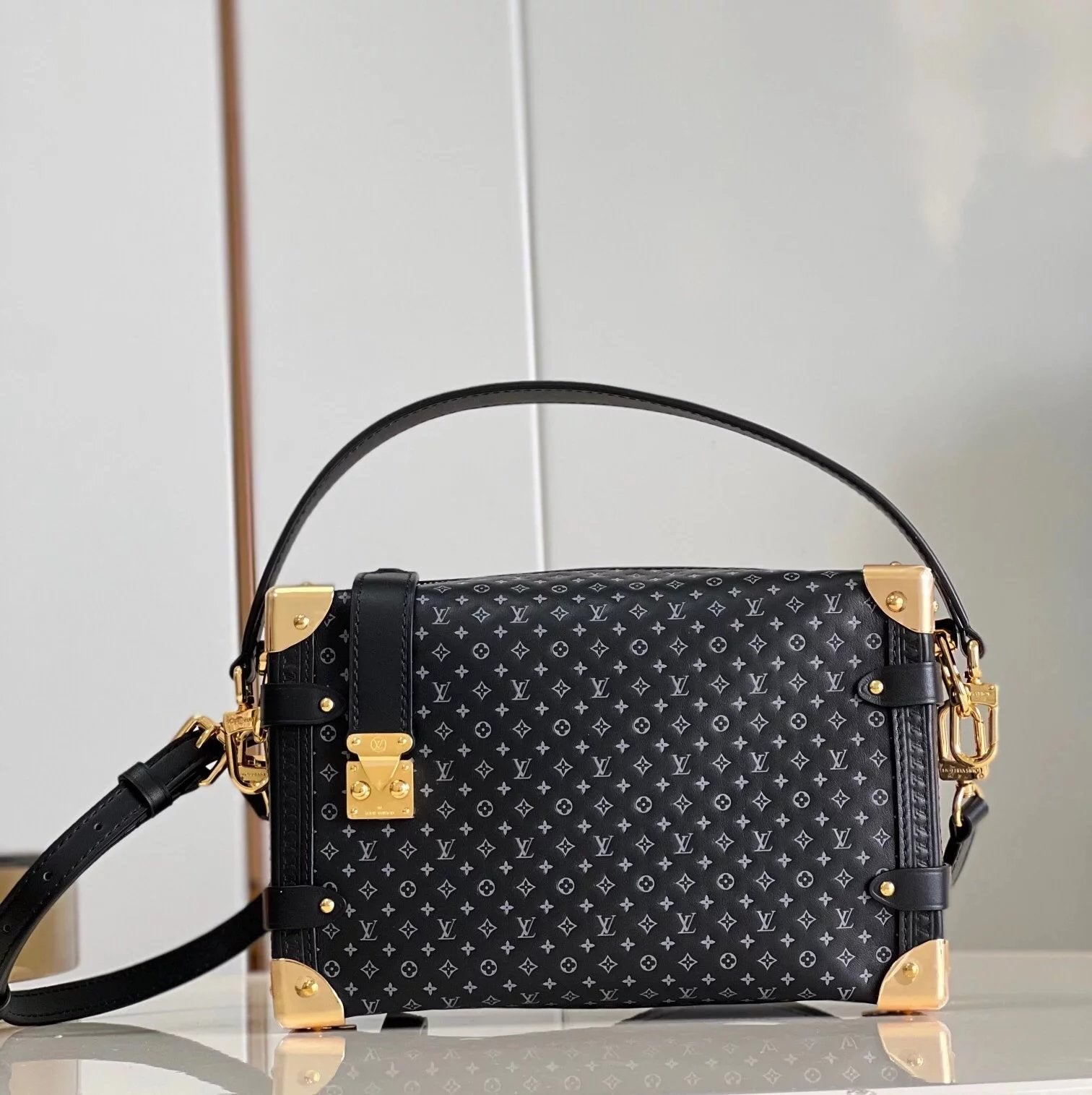 Louis Vuitton LV Women's Bag Top version Original Leather2023New Soft Box Bag Twist Lock Bag Shoulder Crossbody Portable Bag Gu Ailing Same Style Women Bag Rose Red Blue Black Cattle Leather Bag