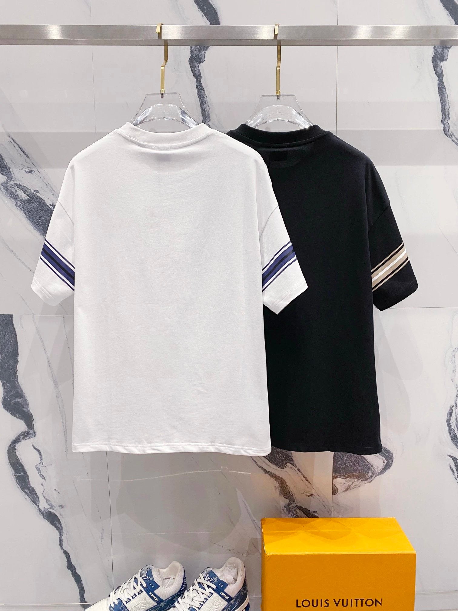 Burberry T-shirt Stripes LOGO Printed Logo Crew Neck Short Sleeve Pure Cotton Unisex T T-shirt OS Loose Fit T-Shirt Casual Simple Base Shirt