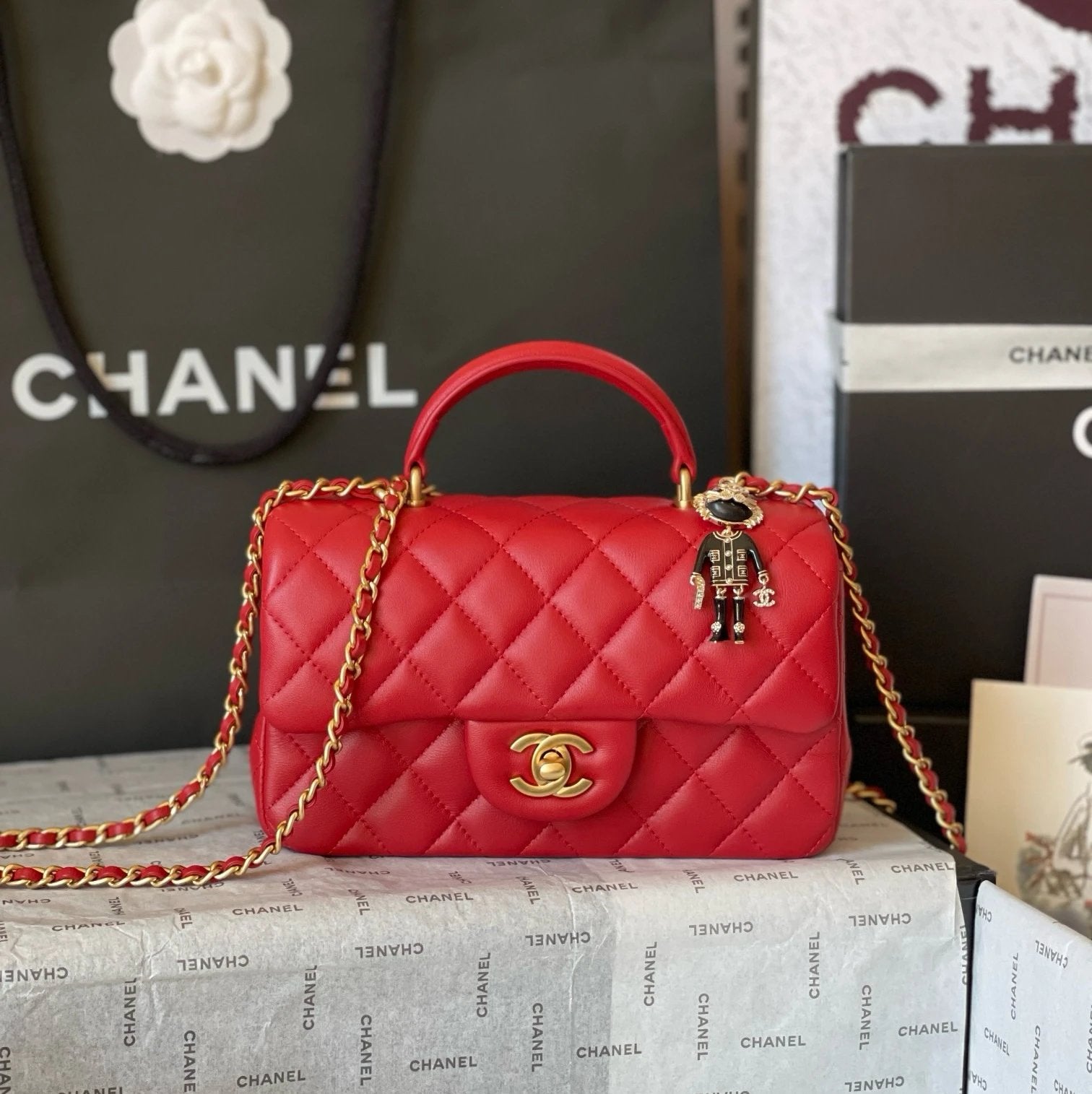 Chanel Women's Bag Top version 【Original Leather with the Highest Quality Version】Small24K Patent Leather Handle Box Bag Cosmetic Bag AS2431Handle CF Bag Doll24KCFminihandle Handle Bag Sheepskin Women's Bag24P Woolen Sequins Flap Bag Mobile Phone Bag Port