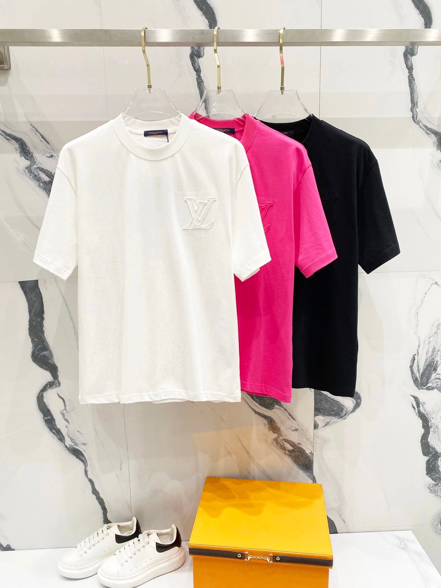 Louis Vuitton LV T-shirt Front and Back Letter Embroidery logo round Neck Short Sleeve25ss New Pure Cotton Unisex Style T T-shirt OS Loose Fit Base Shirt Half Sleeve T-Shirt Top Half Sleeve