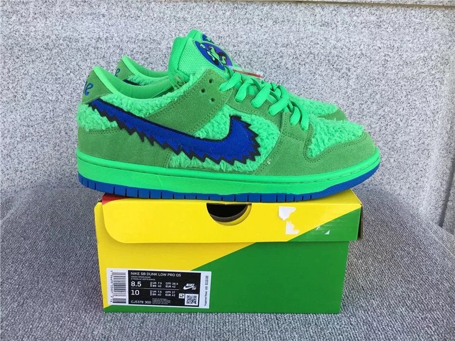 Nike Dunk Low shoes