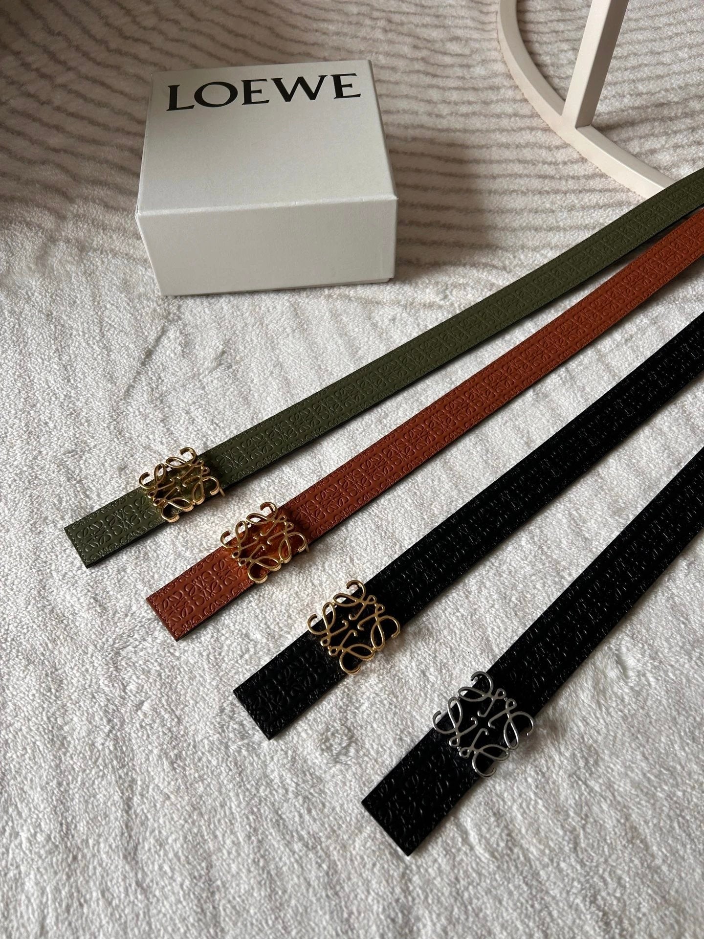 LOEWE Belt Top version Original Sample Women's Clothes Original Order Belt Width3.2cm Genuine Goods Quality Counter Full Set of Packaging Selected Imported First Layer Calfskin Leather Feel Comparable to Genuine Goods Boutique Letter Buckle Official Net S