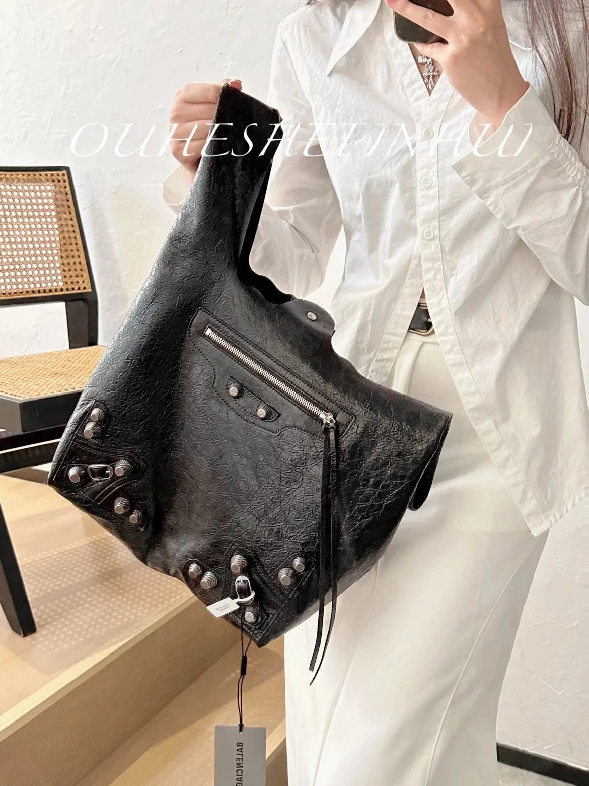 Balenciaga Bag Top version 【Grade Surrogate Shopping Original Factory】23New lecagole Vegetable Basket Vest Shopping Bag Handbag Original Pleated Oil Wax Sheepskin Rivet Shoulder Portable tote Tote Bag