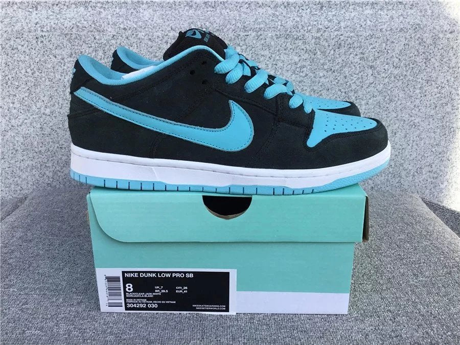 Nike Dunk Low shoes