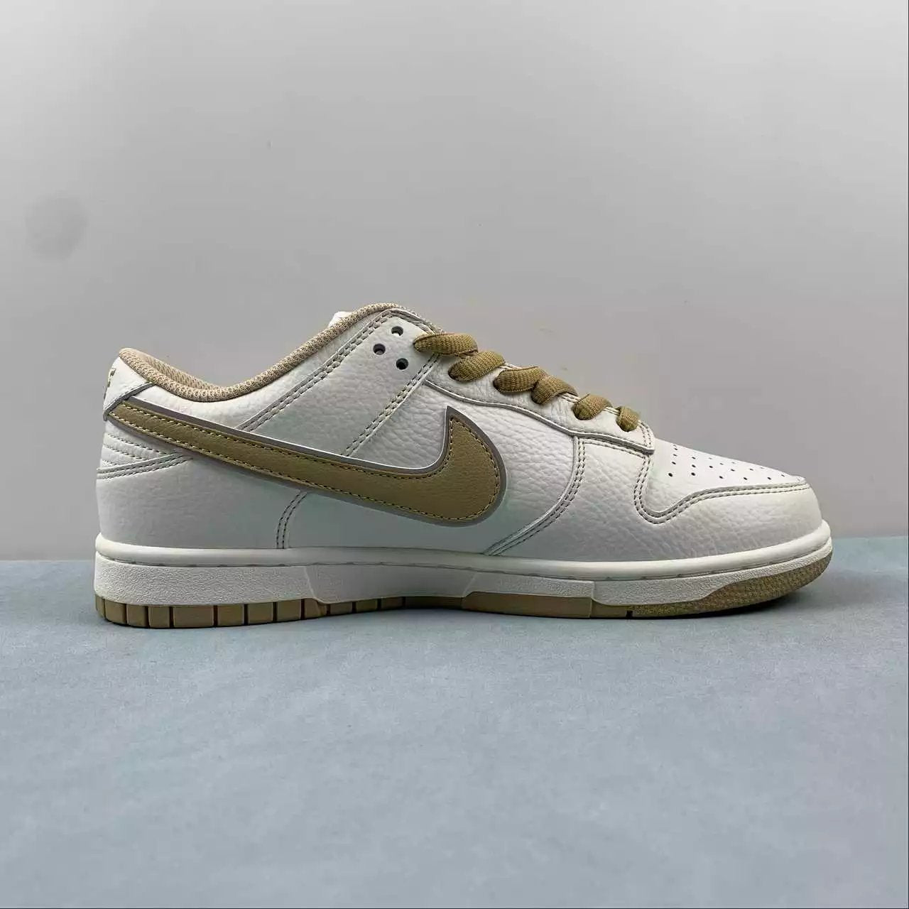 Nike Dunk Low shoes