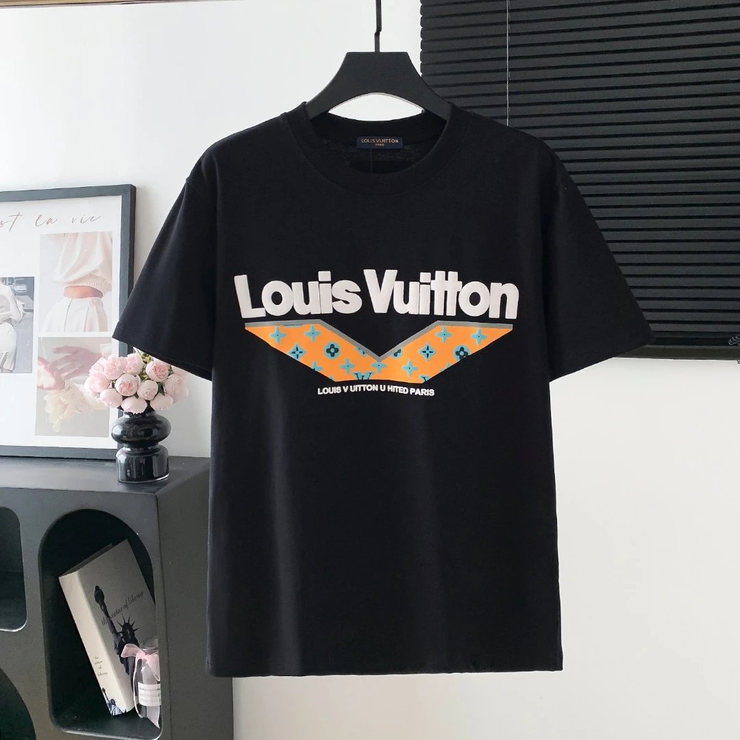 Louis Vuitton LV T-shirt Chest Foam Letter Print logo round Neck Short Sleeve25ss New pure cotton T Unisex T-Shirt OS Drop Shoulder Loose Fit Base Shirt Top T-Shirt Short Sleeve
