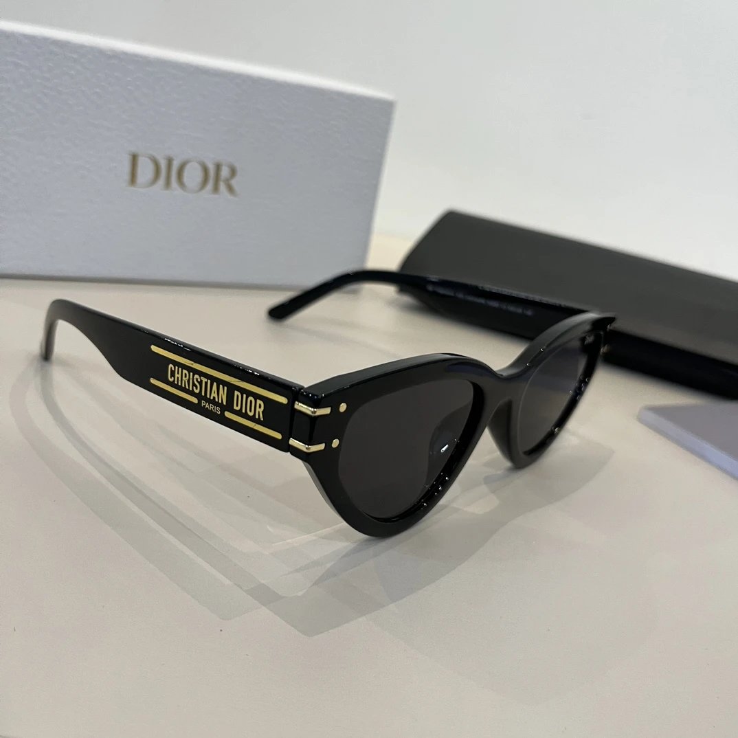 Dior Sunglasses Letter Print Temple Sunglasses Slimming Non-Prescription UV Protection Unisex Couple Style Driving Beach Fishing25ss New Sports Casual Versatile