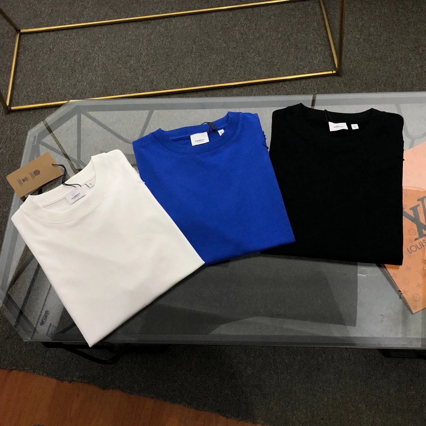 Burberry T-shirt Embroidery on the chest logo round Neck Short Sleeve25ss New pure cotton T Unisex T-Shirt OS Loose Fit Base Shirt Top Half Sleeve T-Shirt