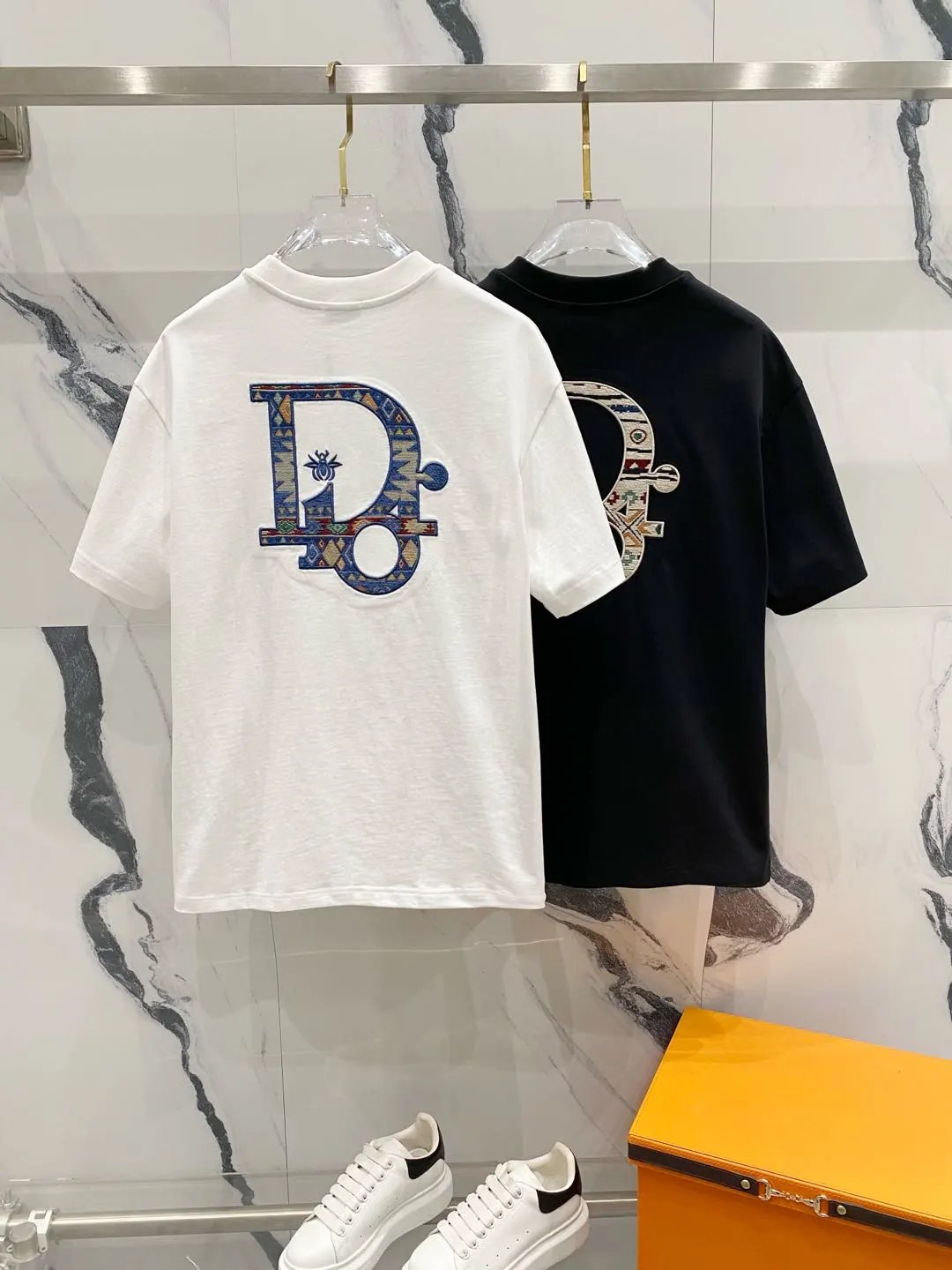 Dior T-shirt Front and back panel bee letters LOGO Embroidered Crew Neck Short Sleeve25ss New pure cotton T Unisex T-Shirt OS Loose Fit Base Shirt Top Half Sleeve T-Shirt