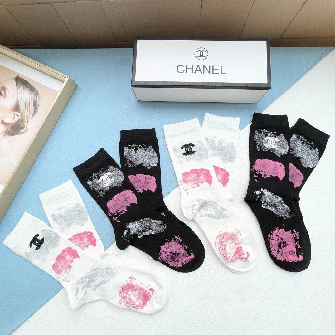 Chanel Sock Packaging【Four Pairs Per Box】·❗️High Quality Super Popular Cyber Celebrity Socks❗️Home Official Network Synchronization Ornament Letters Tube Socks，