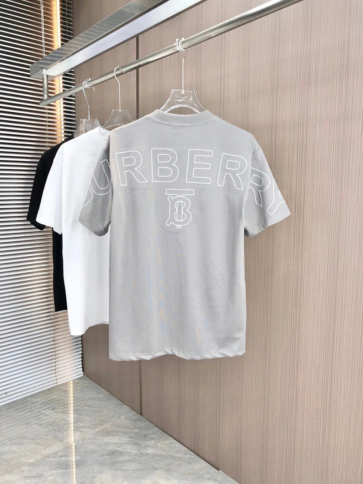 Burberry T-shirt Large Letter Embroidery on the Back logo round Neck Short Sleeve25ss New Pure Cotton Unisex Style T Casual T-Shirt Base Layer Shirt OS Loose Fit Half Sleeve Top Plus Size