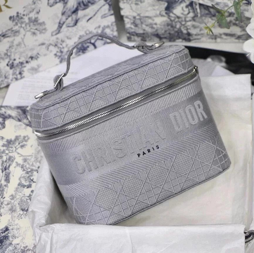 Dior Women's Bag Top version 【Original Order】2021New Women's Bag Qixi Limited Love Travel Cosmetic Bag Box Bag Shoulder Crossbody Handbag