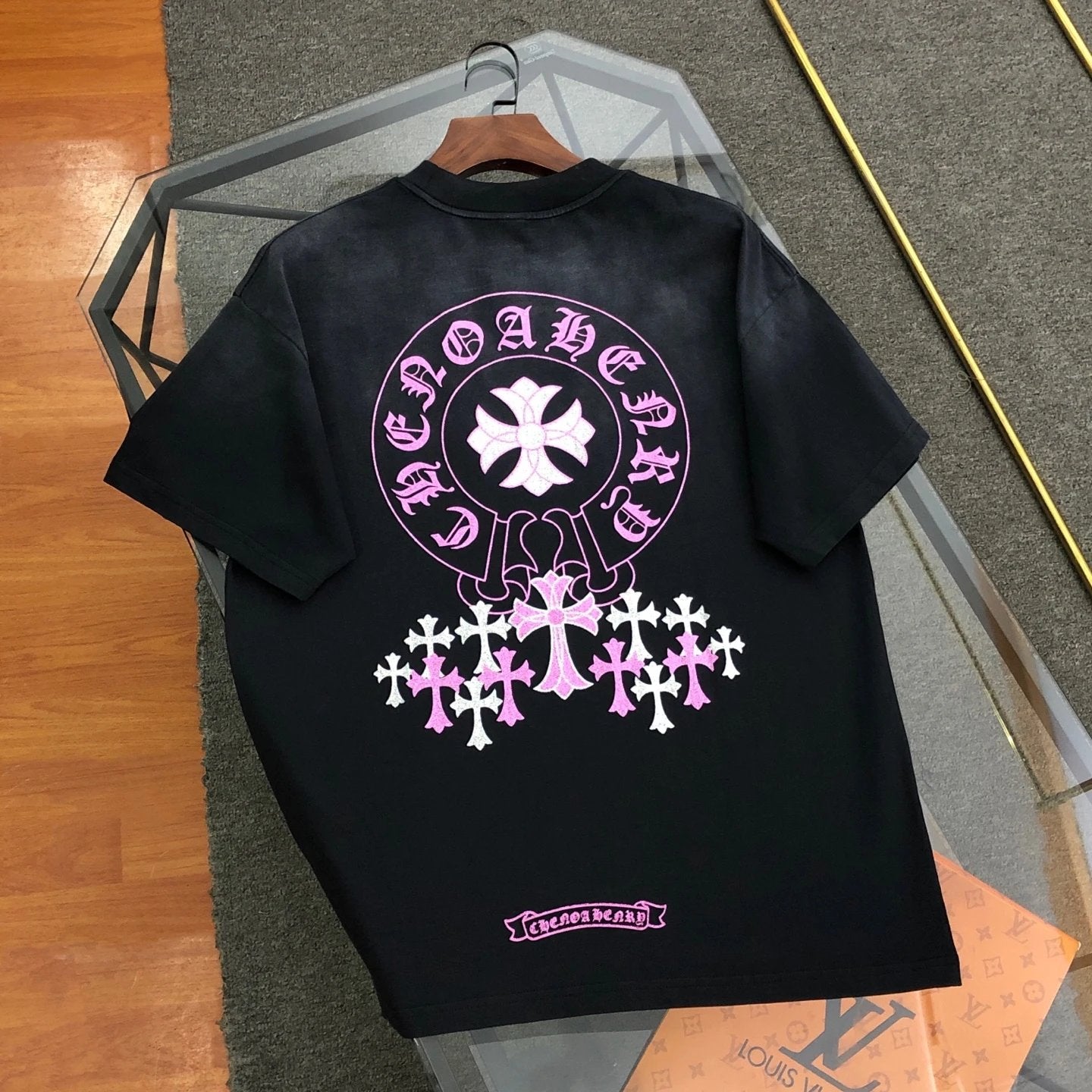 Chrome Hearts T-shirt Horseshoe Graffiti Print logo round Neck Short Sleeve25ss New Pure Cotton Unisex Style T Casual T-Shirt Base Layer Shirt OS Loose Fit Half Sleeve Top Plus Size