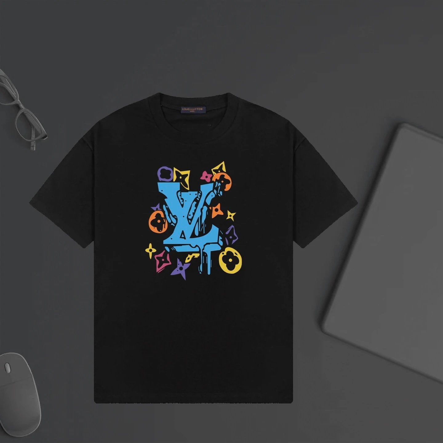 Louis Vuitton LV T-shirt Chest Graffiti Letter Print logo round Neck Short Sleeve25ss New Pure Cotton Unisex Style T T-shirt OS Loose Fit Base Shirt Half Sleeve T-Shirt Top Half Sleeve