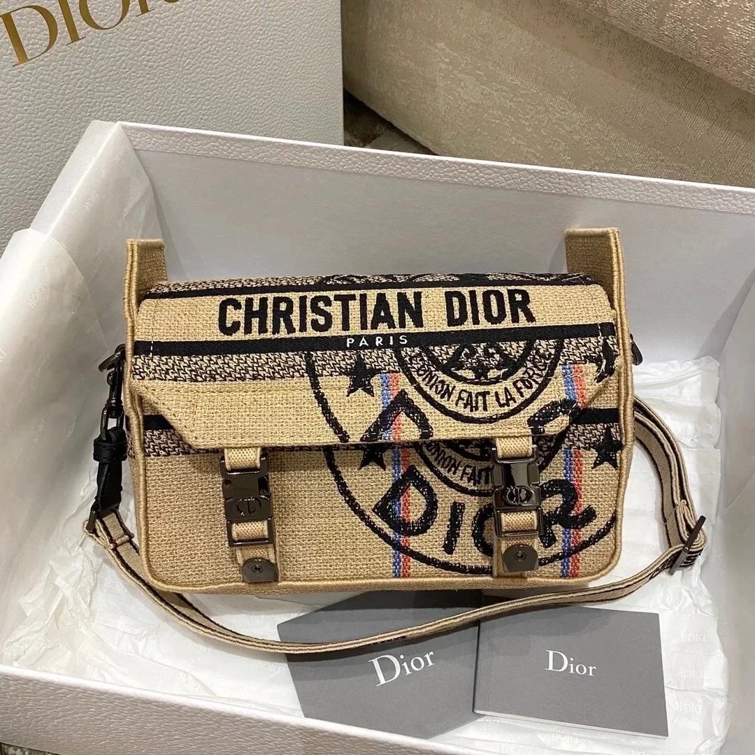 Dior Women's Bag Top version Level Surrogate Shopping2022New vibecampbag Small Size Messenger Bag Shoulder Bag Men's and Women's Bags Shoulder Messenger Bag Small Size23cm