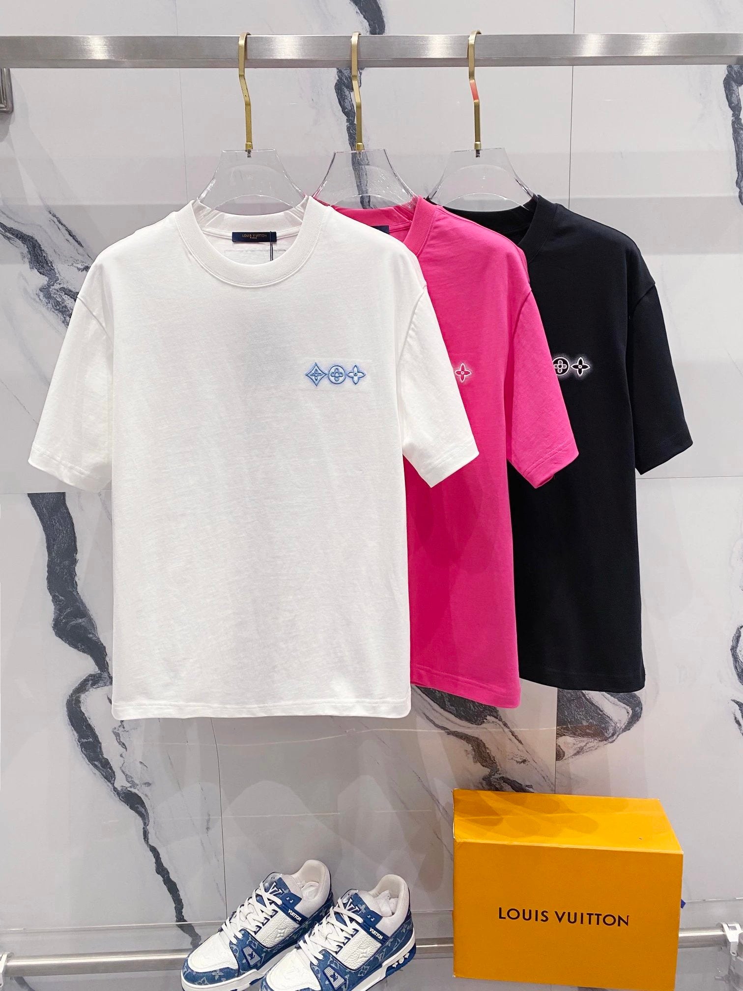 Louis Vuitton LV T-shirt Cloud Ink Spray Embroidered Letters LOGO Logo Crew Neck Short Sleeve25ss New Pure Cotton Unisex Style T T-shirt OS Loose Fit Base Shirt Short Sleeve Top T-Shirt