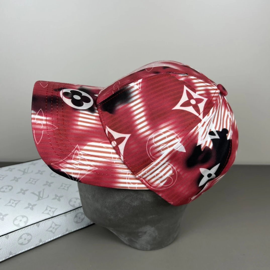 Louis Vuitton LV Hat Full Gradient Print logo Baseball Cap Sun Protection Visor Cap Large Head Circumference Versatile Sports Hat Slimming Face Curved Brim Unisex Couple Style