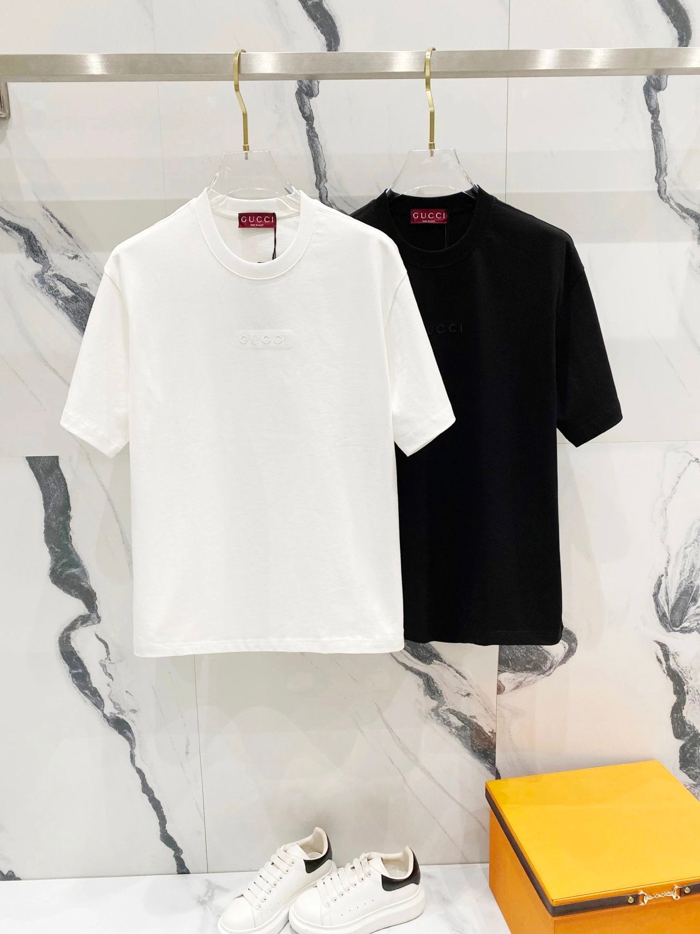 Gucci T-shirt Simple Natural Color Exquisite Small Logo Letter Embroidery on Chest logo round Neck Short Sleeve25ss New pure cotton T Unisex T-Shirt OS Loose Fit Base Shirt Top Half Sleeve T-Shirt