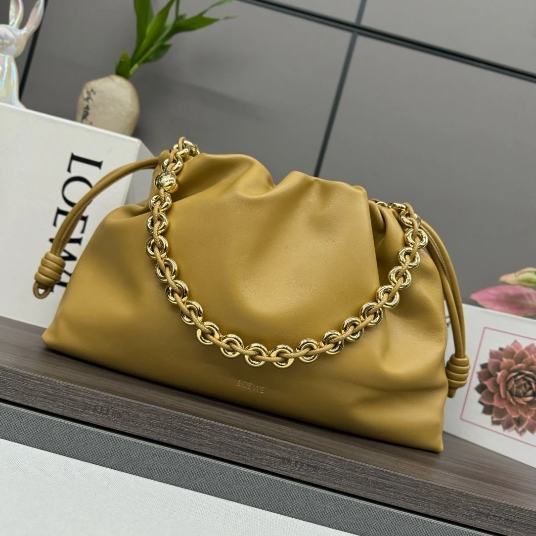 LOEWE Women's Bag Top version 【Super Original Leather Highest Version】24Autumn and Winter New Large Soft Napa Sheep Leather FlamencoPurse Lucky Bag Large Tote Bag Men's and Women's Bags FlamencoPurse Large Clutch with Same Color Donut Chain