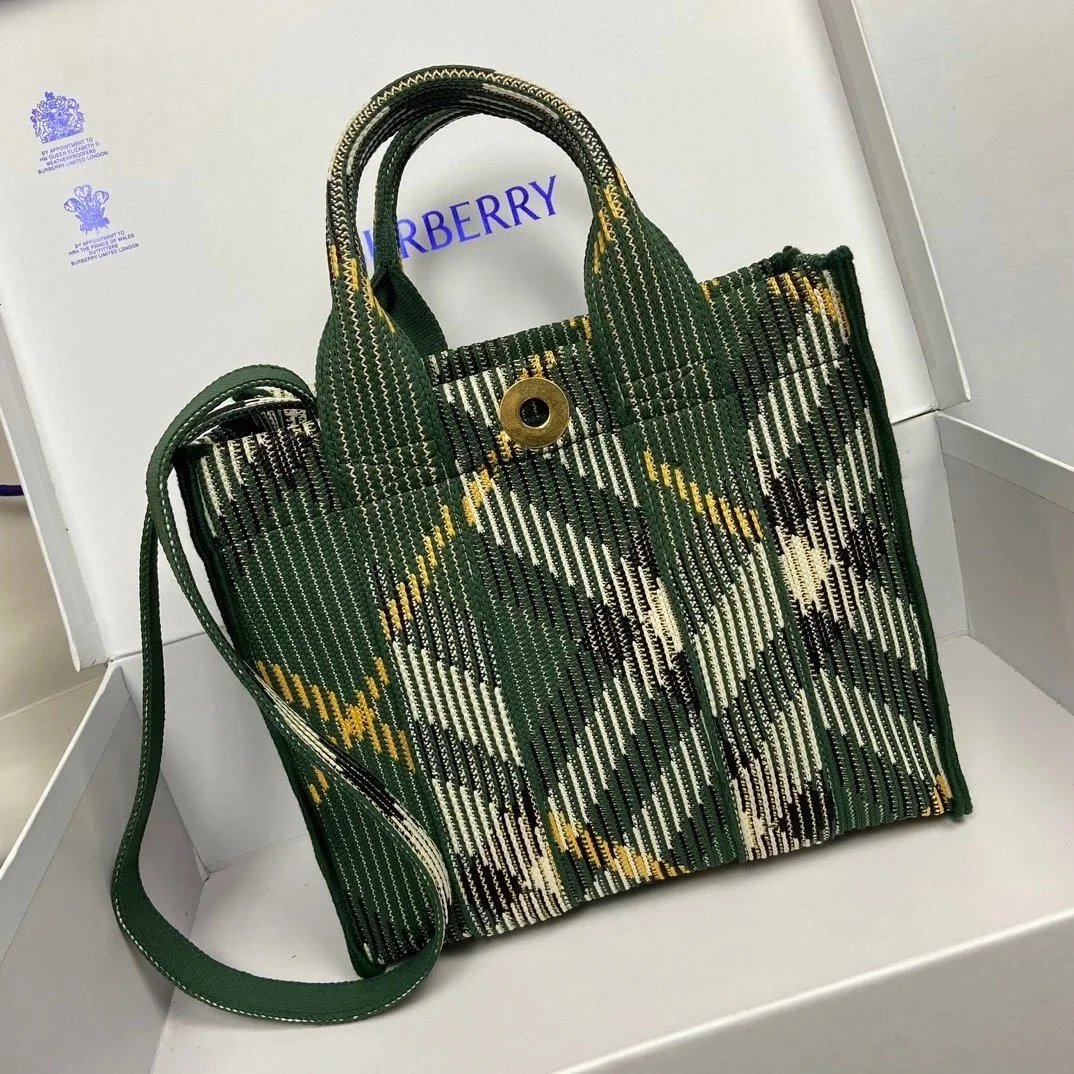 Burberry Women's Bag Top version 【Highest Version Original Leather】New Equestrian Portable Tote Bag New Mini Plaid Knitted Tote Bag Tote Bag Autumn and Winter Commuter Women's Bag Women's Shopping Bag Vegetable Basket Bag Handbag Messenger Bag Shoulder Ba