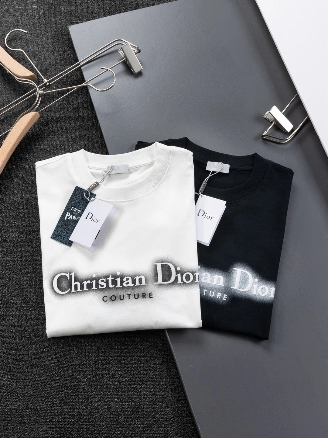 Dior T-shirt Front Split Glow-in-the-Dark Letter Print logo round Neck Short Sleeve25ss New Pure Cotton Unisex Style T T-shirt OS Loose Fit Base Shirt Top Half Sleeve T-Shirt