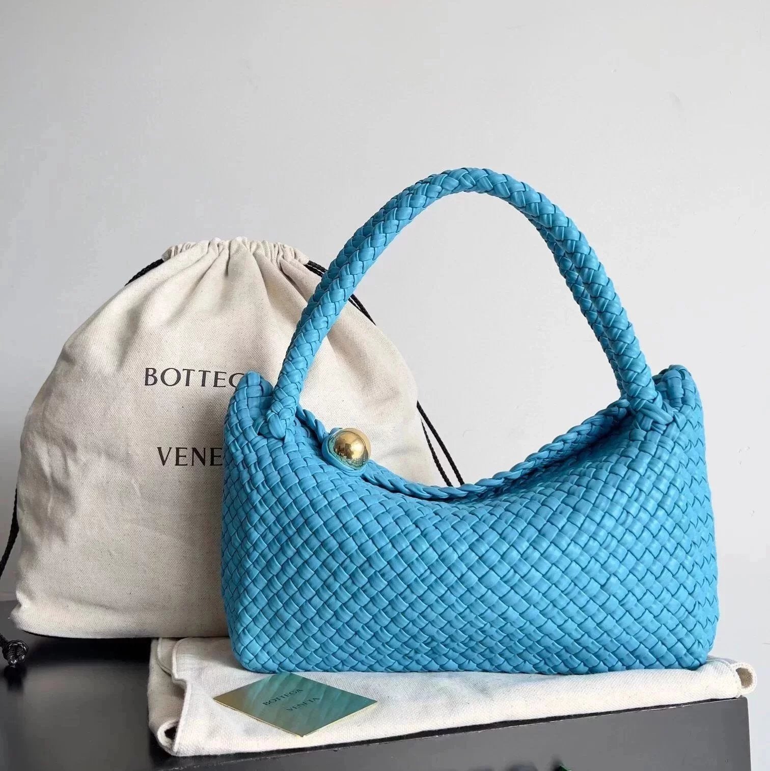 Bottega Veneta Women's Bag Top version 2023Winter Series/The Most Artistic Embodiment Tosca Handbag Metal Golden Ball Replaced with Malachite Collection Grade Woven Bag Hand Woven Handbag