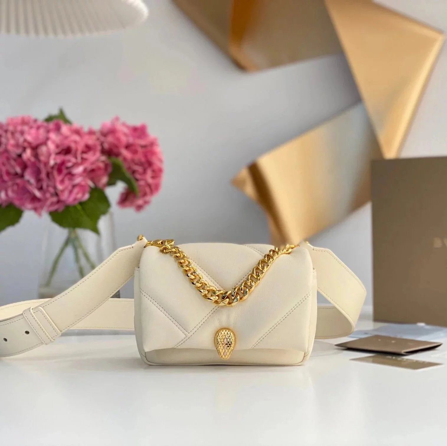 BVLGARI Bag Top version 【Original Leather High Version】New SerpentiCabochon Quilted Calfskin BVLGARI Women's Leather Bag Bag Decorated with a Snake's Head Thick Chain Handbag Crossbody Bag Shoulder Bag Flap Bag Enamel Buckle Snake Head Flap Bag Small Size