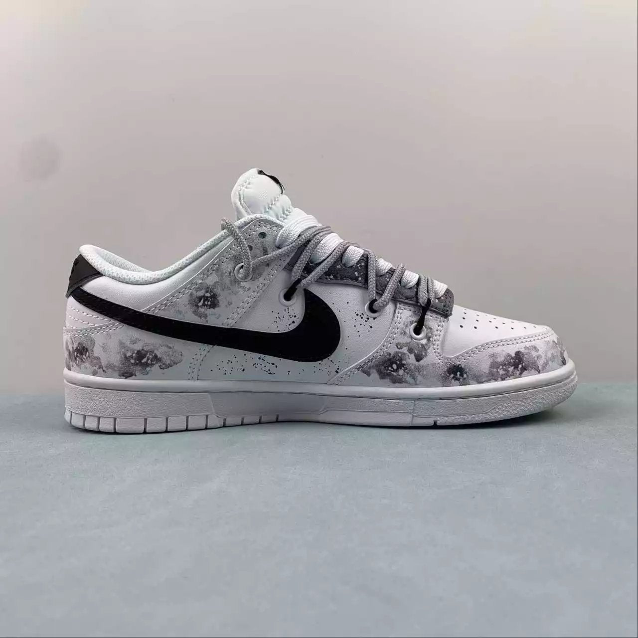 Nike Dunk Low shoes