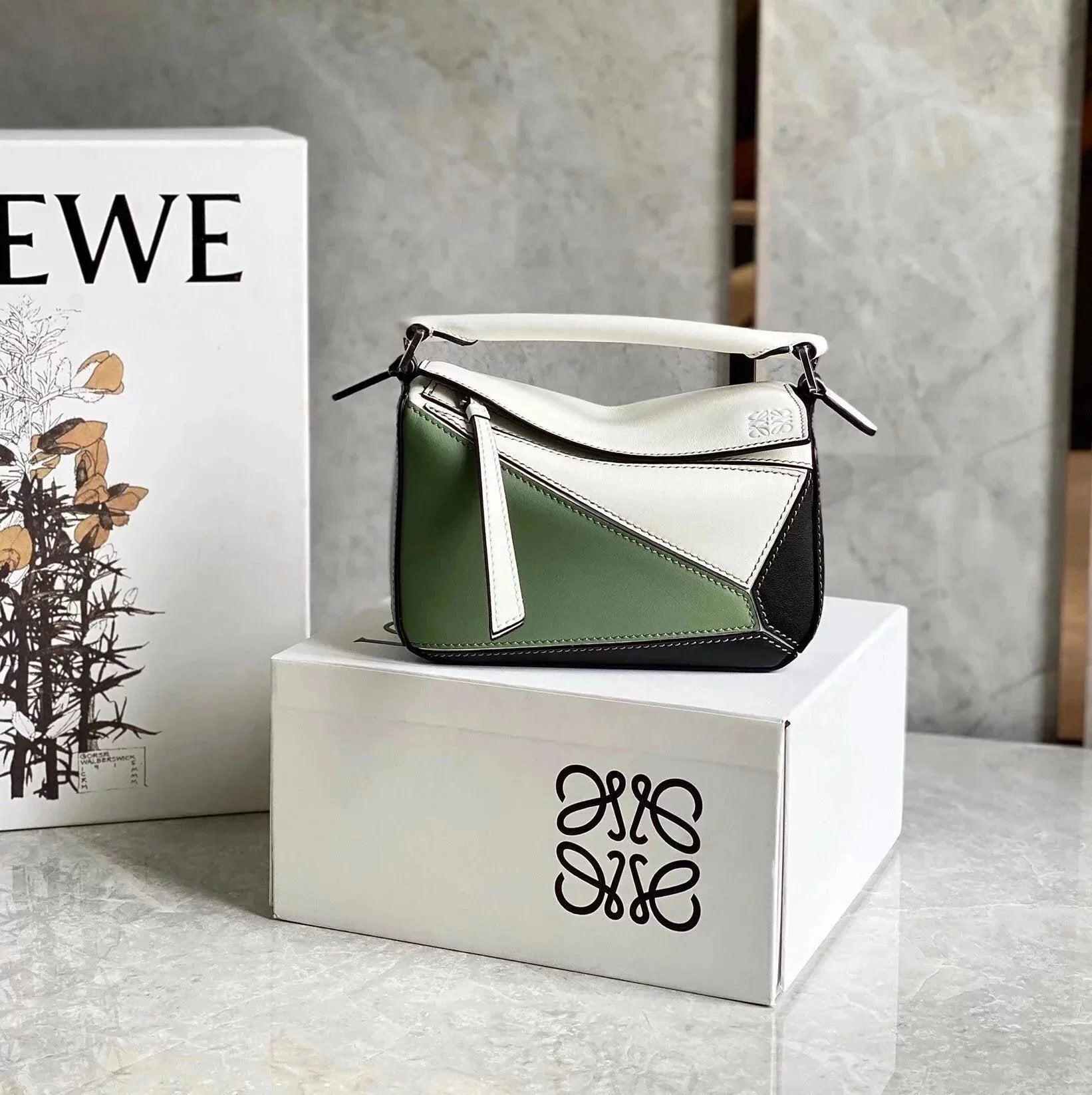 LOEWE Women's Bag Top version 【Level Surrogate Shopping】puzzle Geometric Bag Women's Bag mini18cm Mini Geometric Bag Crossbody Bag Small Size24cm Medium29cm Splicing Box Bag loewe Classic Geometric Crossbody Bag