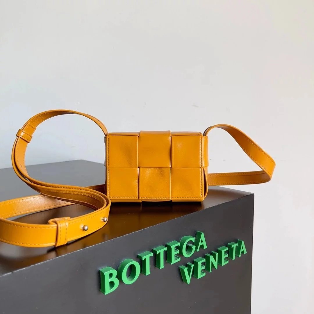 Bottega Veneta Women's Bag Top version 【Original Goods】Classic Mini Woven Bag mini6Lattice Camera Bag Lipstick Pack Small Waste Bag miniCassette Pillow Bag Woven Square Bag Rubik's Cube Woven Bag Men's and Women's Handbags Same Style Crossbody Bag Shoulde