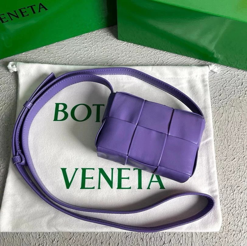 Bottega Veneta Women's Bag Top version 【Original Goods】Classic Mini Woven Bag mini6Lattice Camera Bag Lipstick Pack Small Waste Bag miniCassette Pillow Bag Woven Square Bag Rubik's Cube Woven Bag Men's and Women's Handbags Same Style Crossbody Bag Shoulde