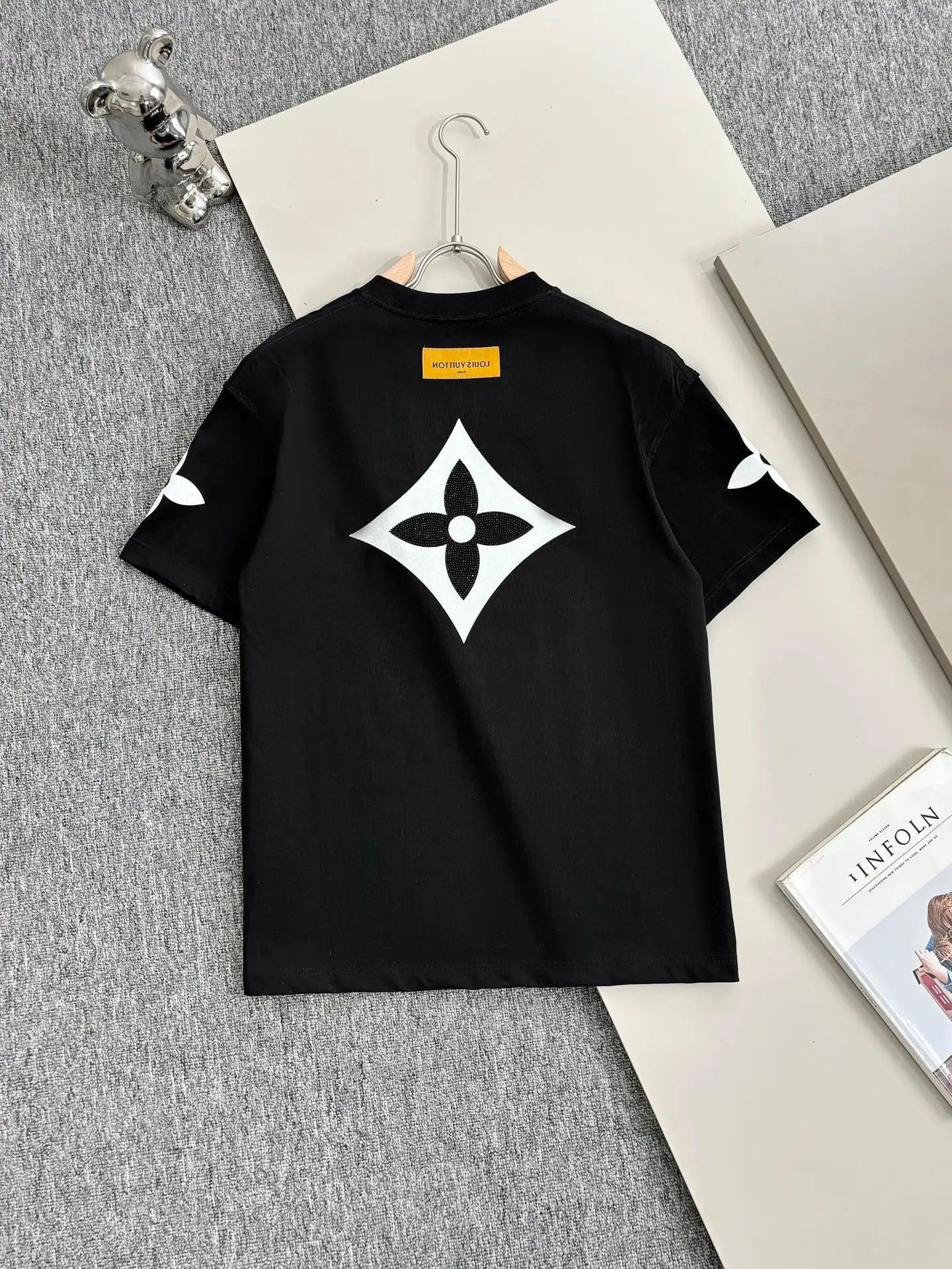 Louis Vuitton LV T-shirt Front and back letter pattern pearl embossing logo round Neck Short Sleeve25ss New pure cotton T Unisex T-Shirt OS Loose Fit Base Shirt Top Half Sleeve T-Shirt