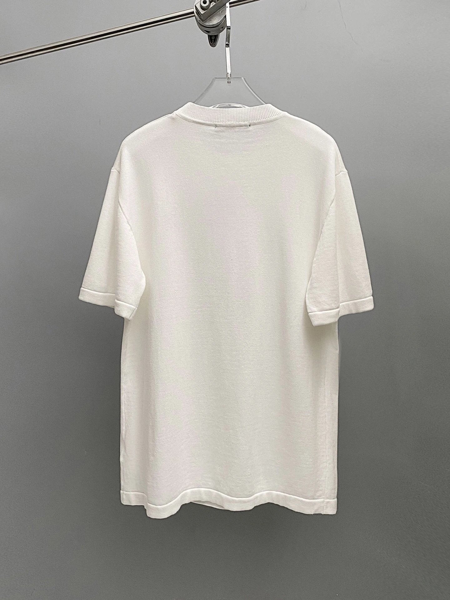 Louis Vuitton LV T-shirt Brooch Embroidery logo Knitted Sweater Crew Neck Short Sleeve25ss New Product T Unisex T-Shirt OS Loose Fit Base Shirt Top Half Sleeve T-Shirt
