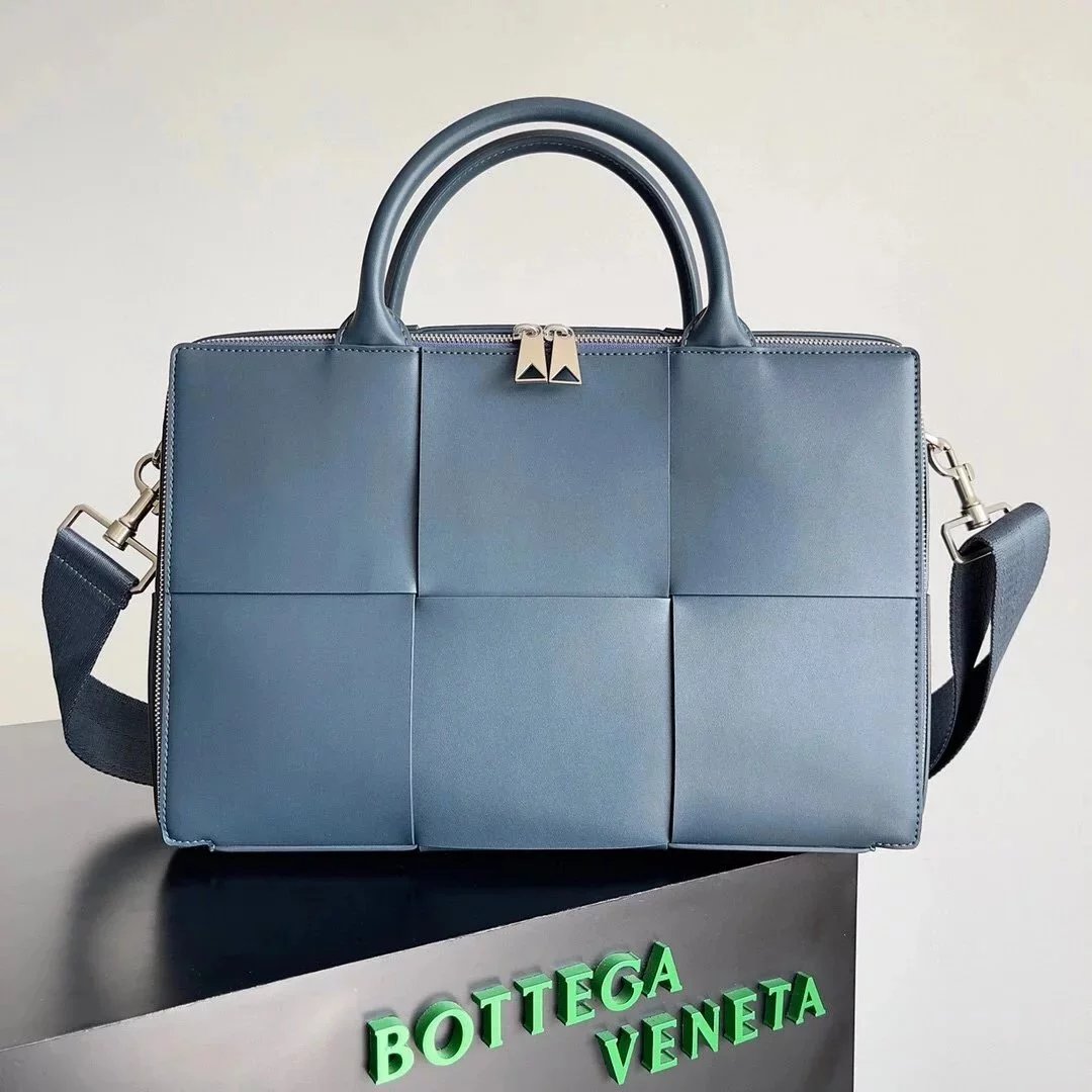 Bottega Veneta Men's Bag Top version 【Highest Version】2023New Men's Tote Bag Tote Bag Casual Handbag Briefcase BottegaVeneta Home Big Plaid Woven Men's Briefcase Handbag Shoulder Bag Crossbody Briefcase680120