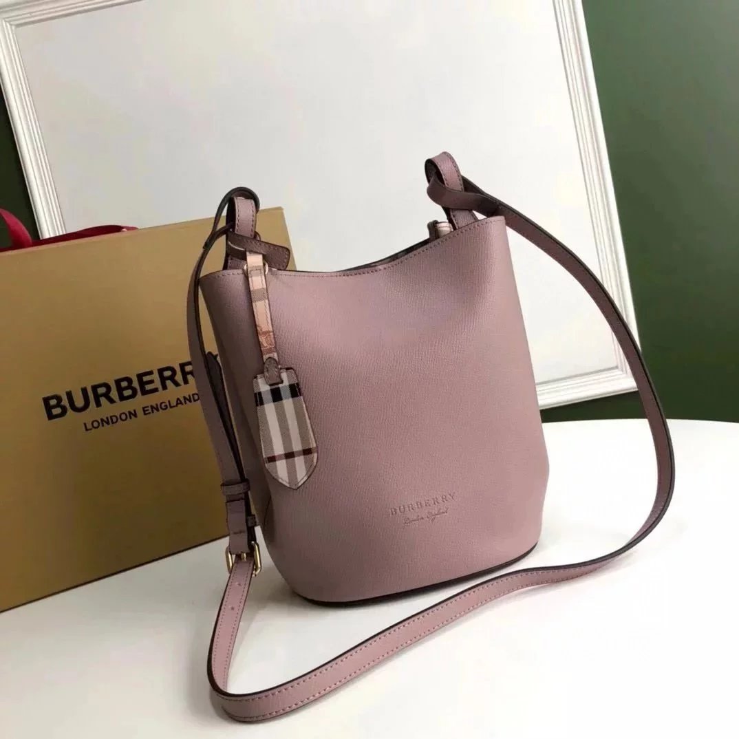 Burberry Women's Bag Top version 【High-End Customization】Plaid Bucket Bag Crossbody Bag Shoulder Bag Original War Horse Plaid Inner Italian Palm Pattern Cowhide Three Colors