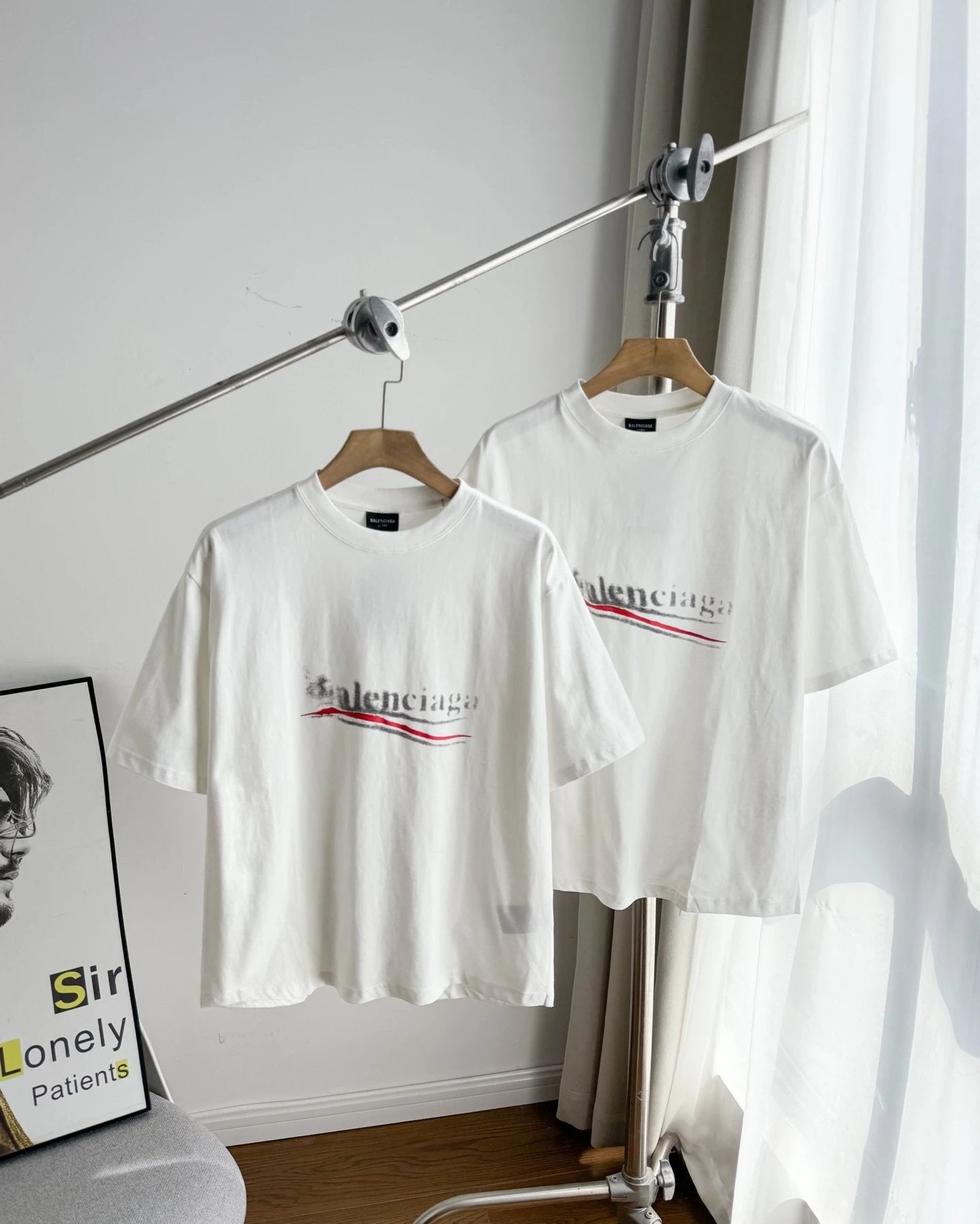 Balenciaga T-shirt Chest with Fuzzy Letter Pattern Print logo round Neck Short Sleeve25ss New pure cotton T Unisex T-Shirt OS Loose Fit Base Shirt Top Half Sleeve T-Shirt