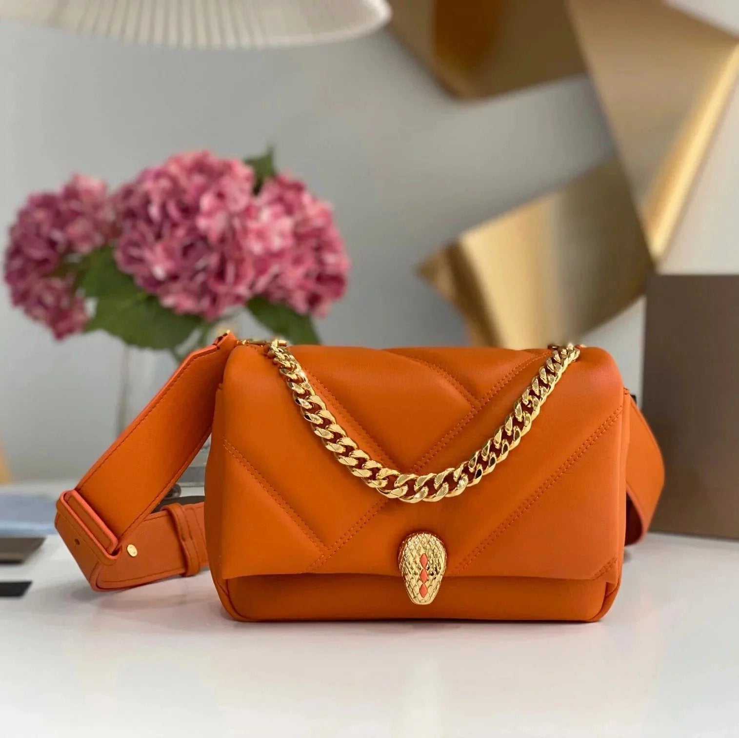 BVLGARI Bag Top version 【Original Leather High Version】New SerpentiCabochon Quilted Calfskin BVLGARI Women's Leather Bag Bag Decorated with a Snake's Head Thick Chain Handbag Crossbody Bag Shoulder Bag Flap Bag Enamel Buckle Snake Head Flap Bag Small Size